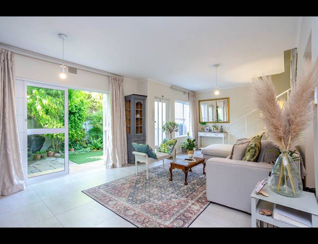 3 BEDROOM TOWNHOUSE SOLD IN KENILWORTH